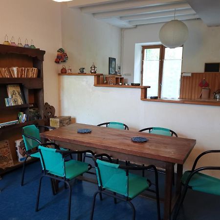 Gite Des Petites Ruelles : Familial Et Chaleureux Trôo Exterior foto