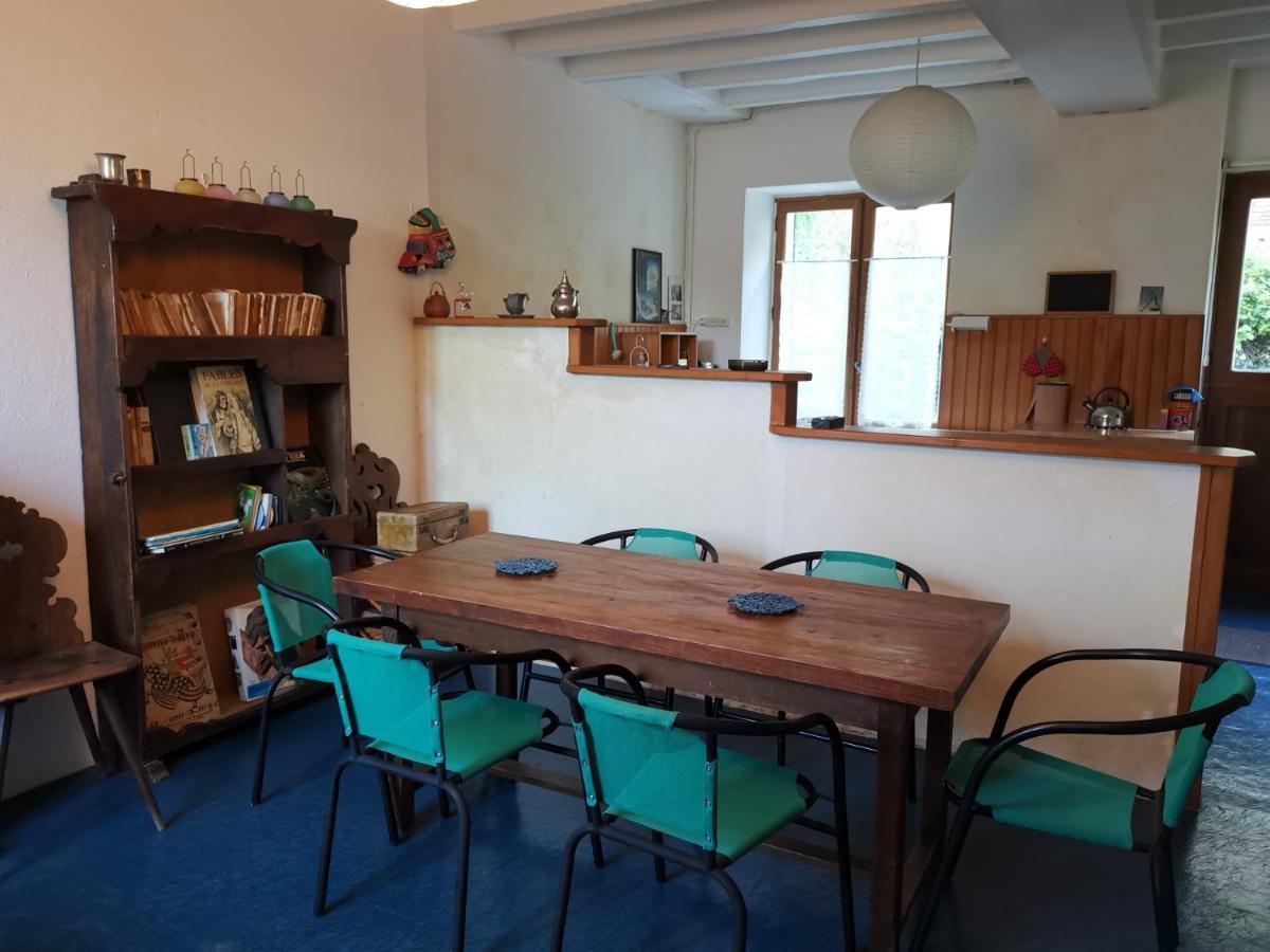 Gite Des Petites Ruelles : Familial Et Chaleureux Trôo Exterior foto